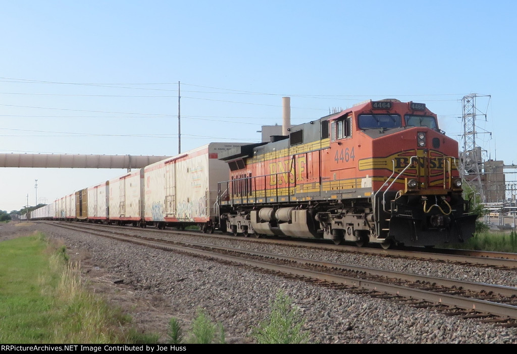 BNSF 4464 DPU